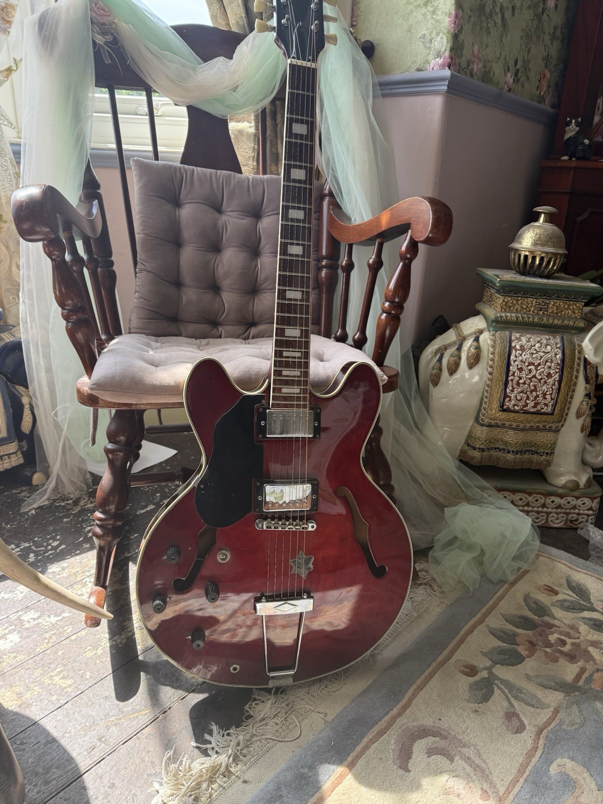 Beautiful Made In Japan Early 1970s Freshers Left Hand Hollow Guitar