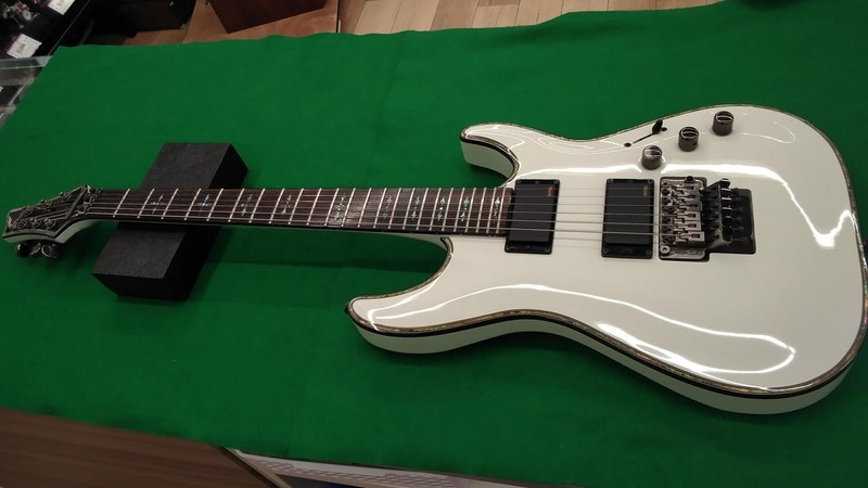 SCHECTER C-1 HR WHT Electric Guitar