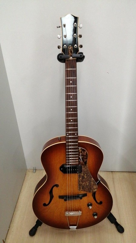 Godin 5th Avenue Kingpin P90 Cognac Hollow Body Electric Guitar