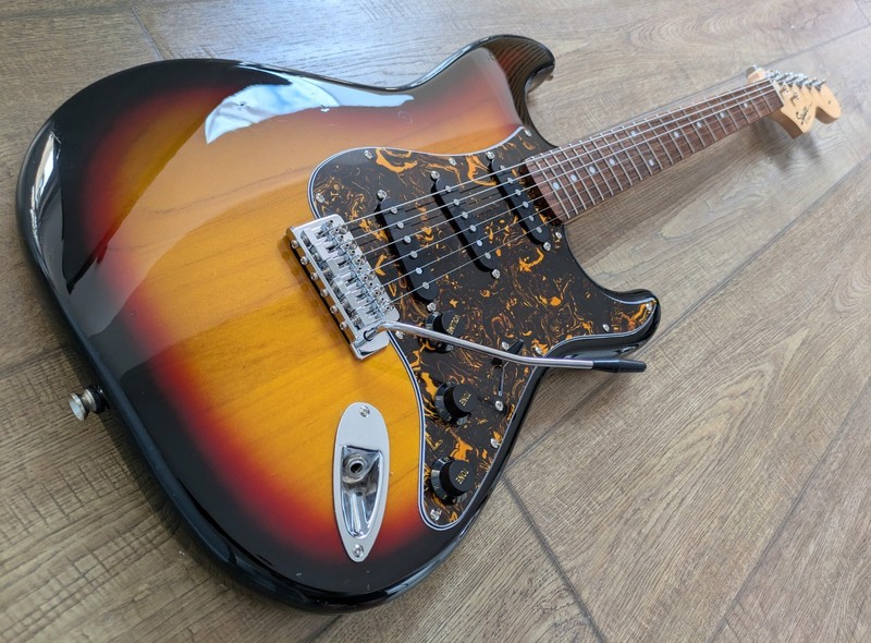 ELEGANT Fender Squier Strat Affinity Sunburst/Black Swirl w VINTAGE PUP UPGRADE