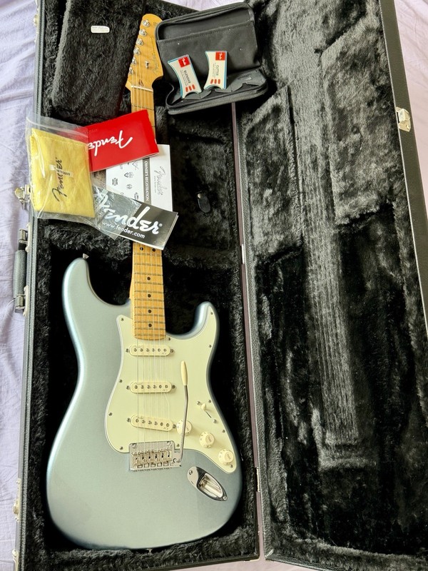 Fender American Deluxe Strat Plus – Mystic Blue Ice – 2015-USA – Rare Model