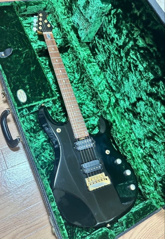 Music Man JP6 Limited Edition / Electric Guitar w/ Original HC made in 2006