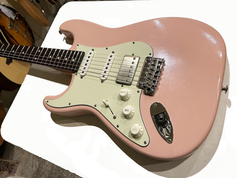 Suhr Suhr Mateus Asato Signature Series Classic S Antique Shell Pink LEFT-HANDED