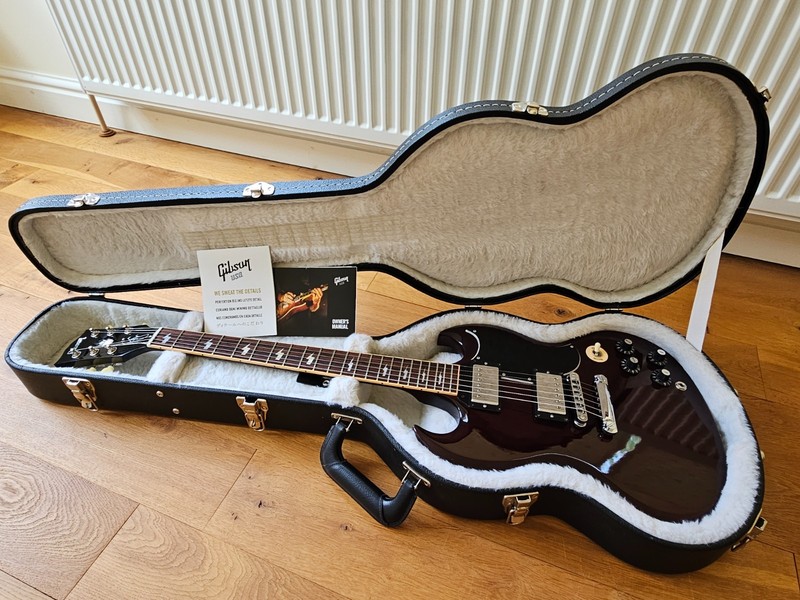 Gibson SG Angus Young Thunderstruck Signature Guitar