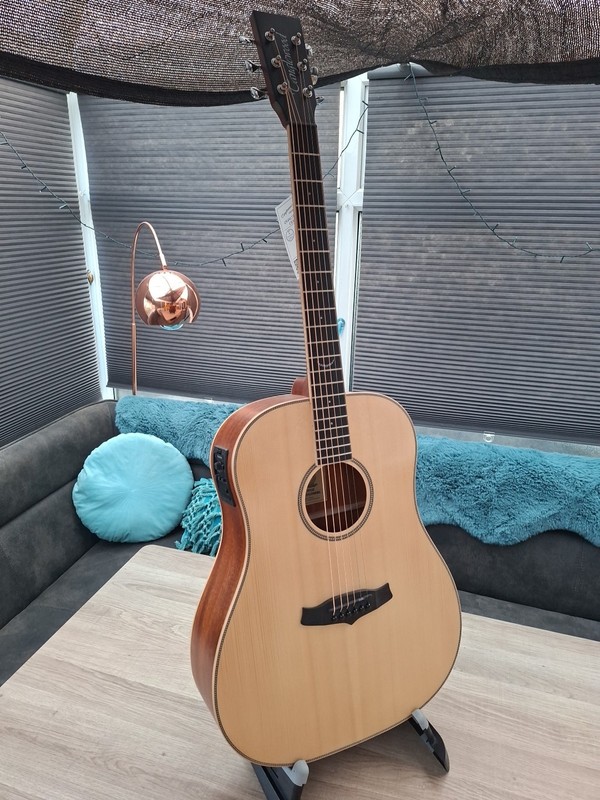 Tanglewood TP5SE Electro Acoustic Premier Range Dreadnought Guitar