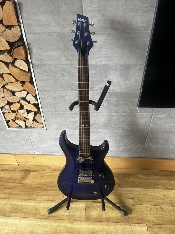 Guitar Vintage VRS100
