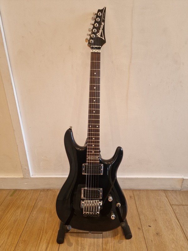 Ibanez Joe Satriani JS100 Electric Guitar Black