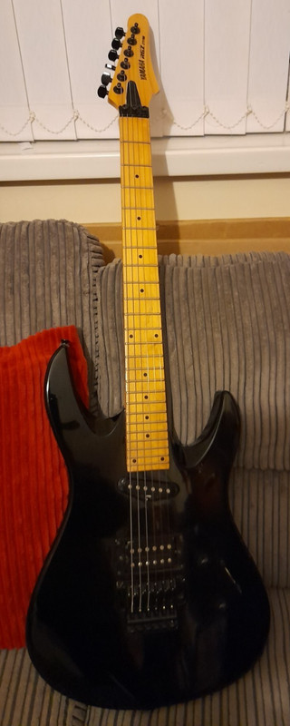 Made in Taiwan Yamaha Grz-211m with Split Coil (1989-1991) With Trem.bar