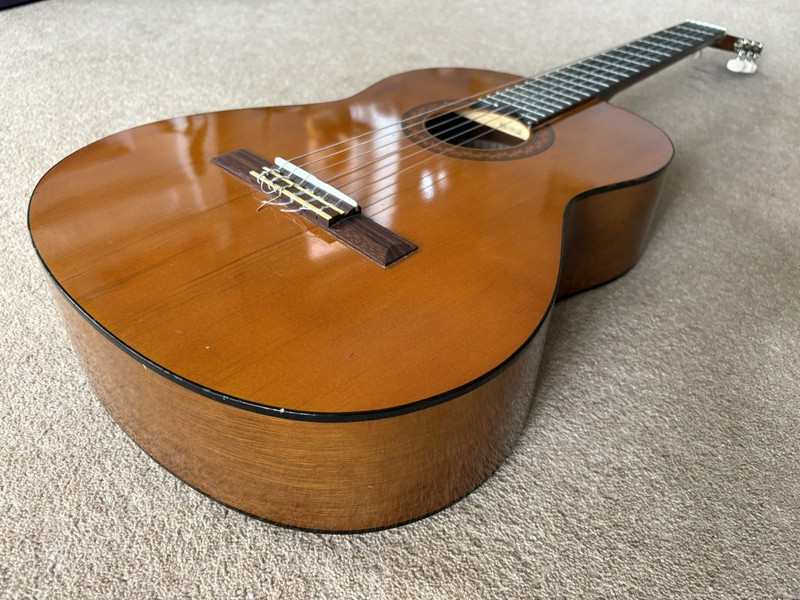 Yamaha C40 Classical Acoustic Guitar Spanish